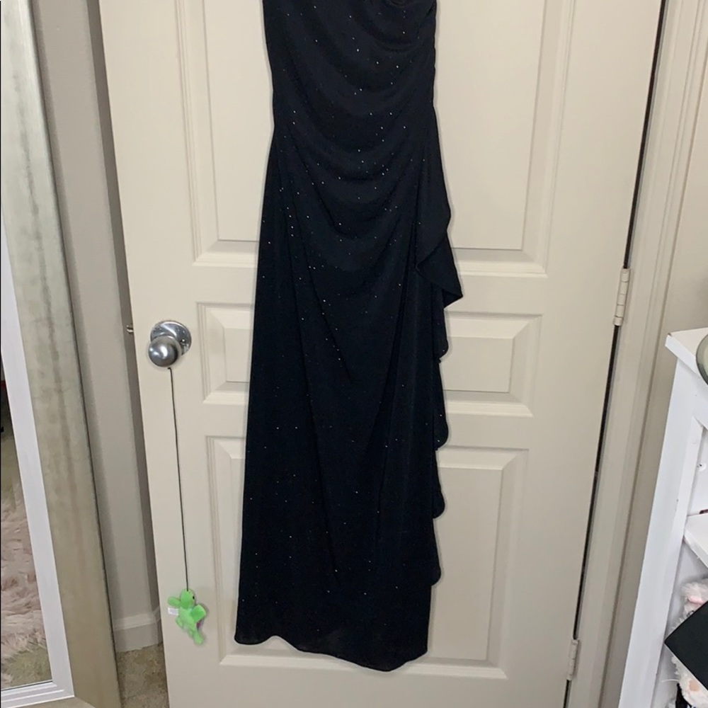 EVERYTHING MUST GO Black sparkly prom dress - Picture 2 of 6